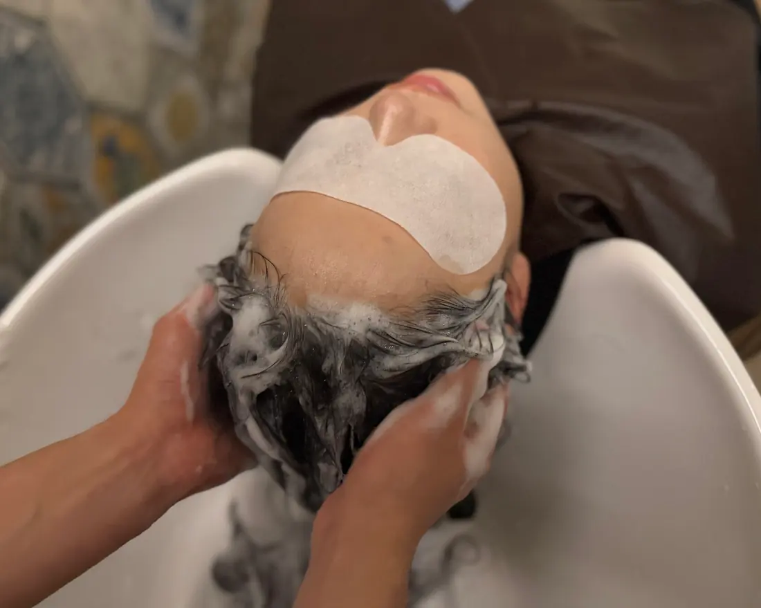 모클락 헤드스파 명동점 — 두피 상태에 맞춘 시그니처 샴푸