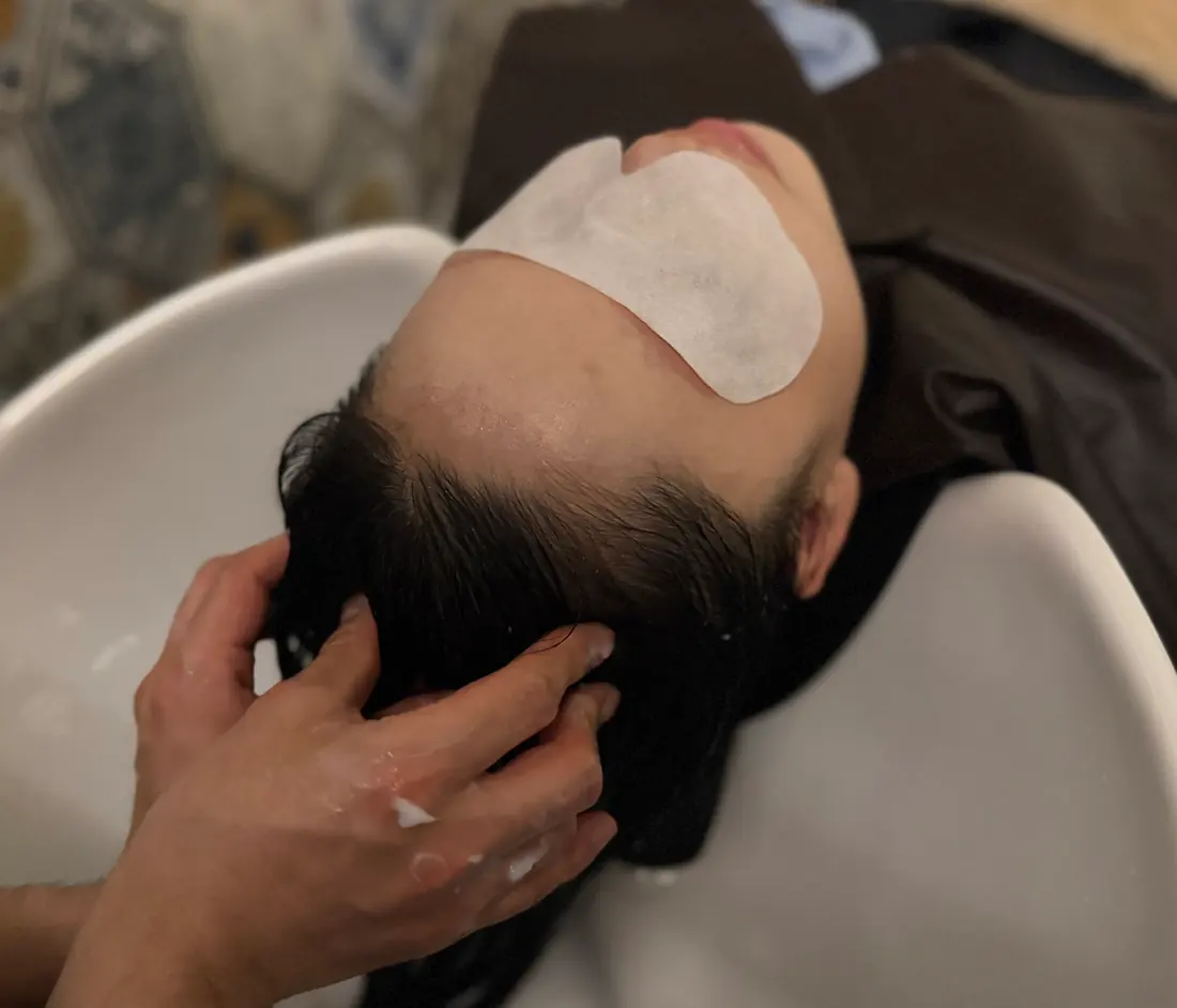 모클락 헤드스파 명동점 — 두피 마사지